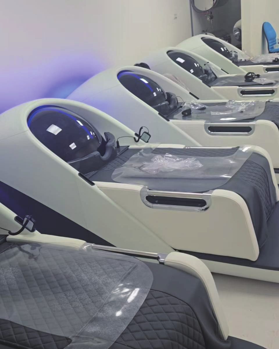 大其禾智能洗髮機實機：多台設備並排於門市空間